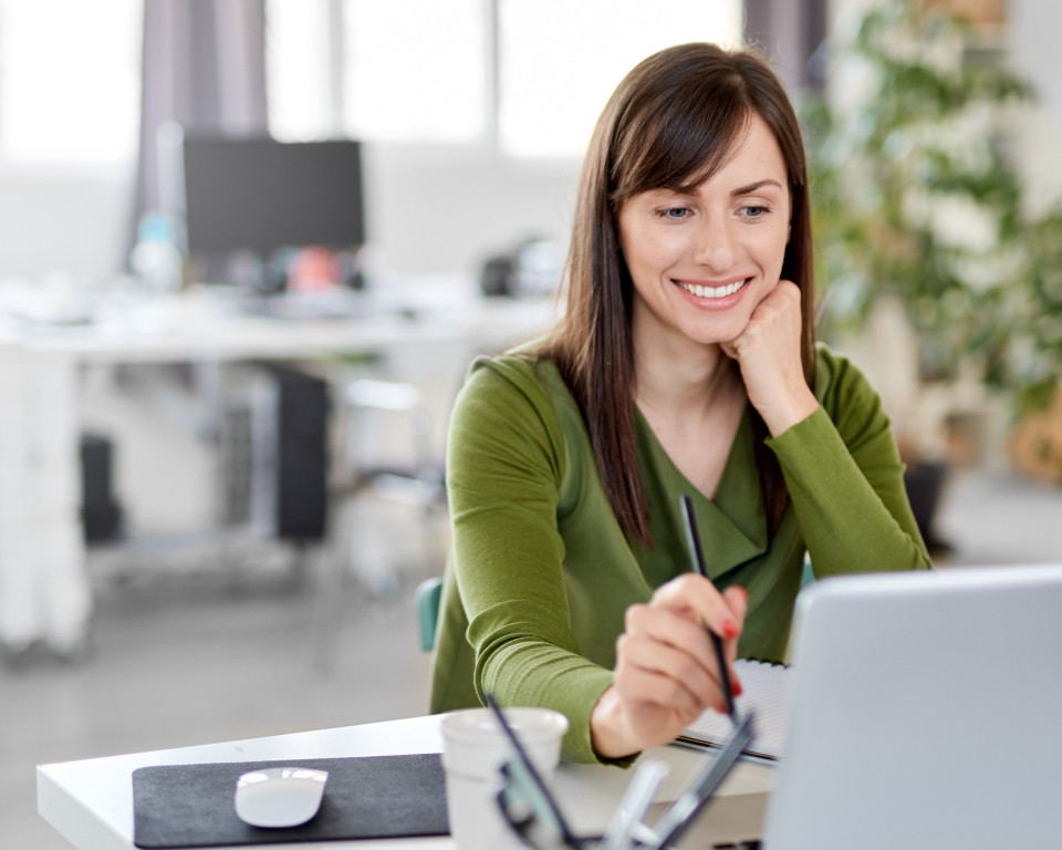 girl working on laptop